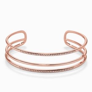 Rose gold bracelet with pave